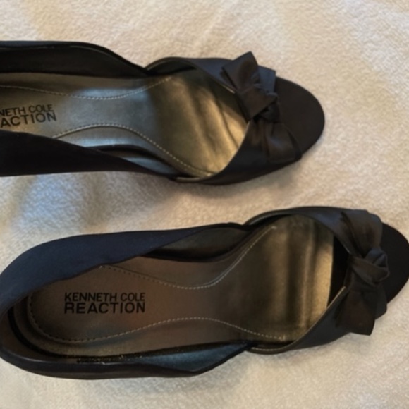 Kenneth Cole Reaction Satin Dress heels Black Size 8 M - Picture 2 of 4